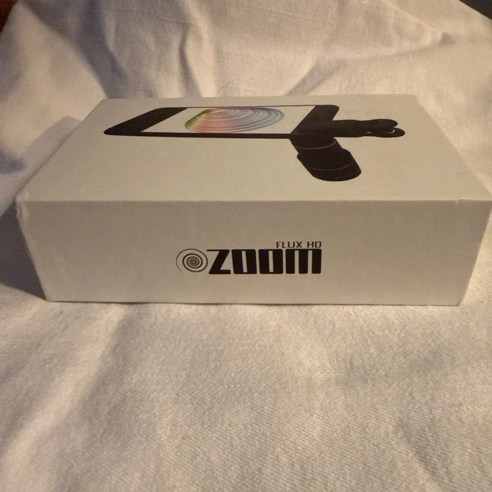 Universal Black Clip-On Smartphone Lens